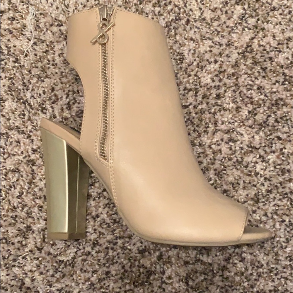 Parker and sky  open toe heels